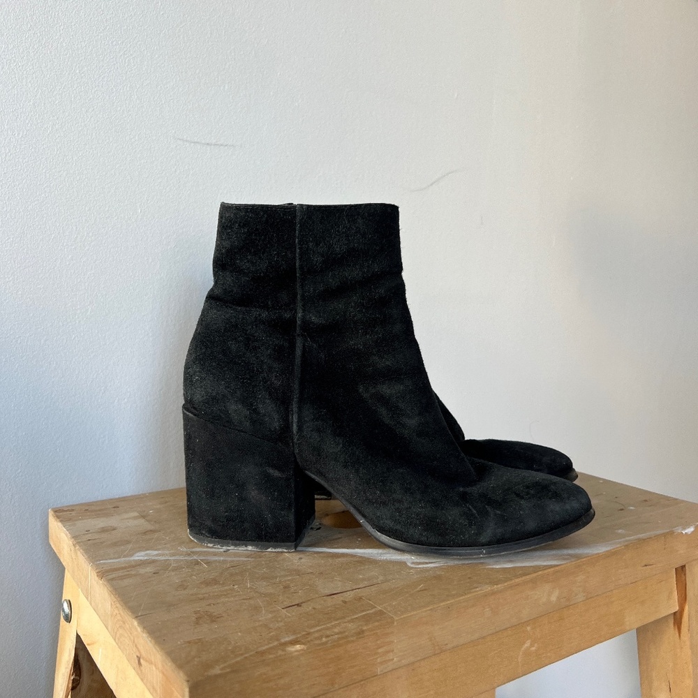 Wishbone Collection Black Suede Heeled Boots